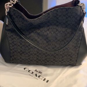 Coach Dalton 31 Shoulder bag.